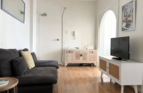 Woolloomooloo Apartment | Potts Point Cosy 1BR | Walk to CBD, Train, Cafes & Harbour!