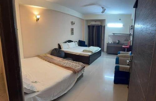 Vrindavan Apartment | premanand maharj Darsan marg