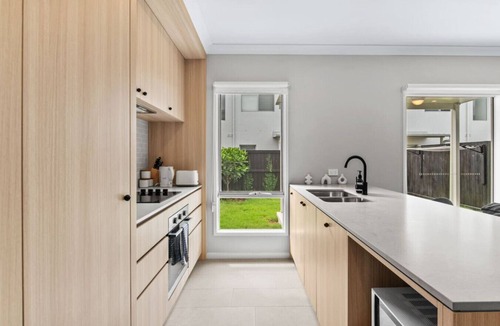Mango Hill House | Premium 4BR Residence Modern & Serene - Mango Hill