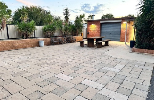 Charleville Hotel | Premium Queen Charleville