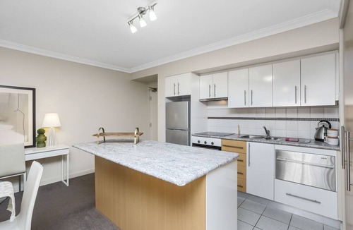 Perth Central Business District Apartment | Prime 2BR Suite on Mounts Bay Road