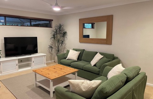Kardinya House | Private and Secure, 3 bed 1.5 bath