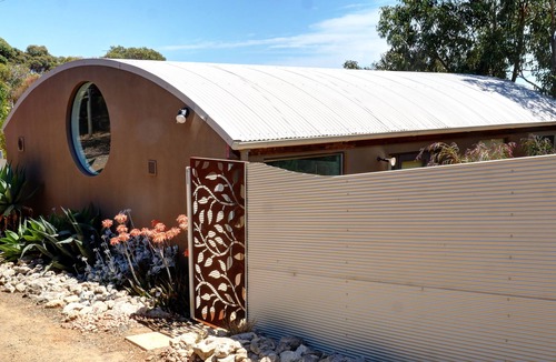 Duncan House | Private Beach Retreat Dome, 2 minutes walk to stunning Snelling Beach