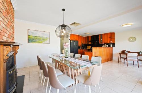 Arncliffe House | Private Cinema, Massage Sofa, BBQ & Xbox