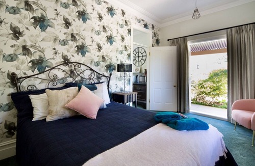 Arcadia Bed & Breakfast | Private, Cosy 3 Room Queen Suite with Pool, Arcadia