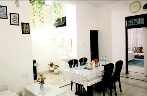 Indira Nagar House | Private Floor In A Bungalow