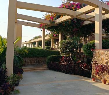 Bissar Akbarpur Villa | Private Golf course villa, 30 min from Gurgaon