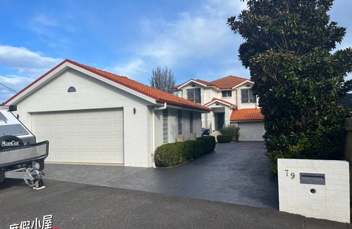 Tascott House | private jetty, 180 degree full sea view