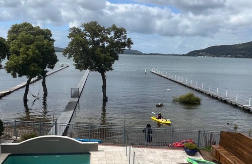 Tascott House | private jetty, 180 degree full sea view