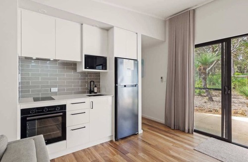 Yallingup Apartment | Private One-Bedroom Studio Nestled in Bushland