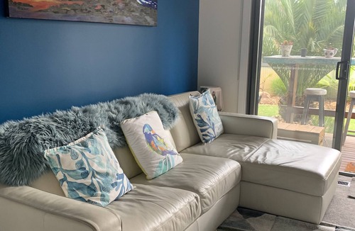 Tootgarook House | Private , tranquil cosy retreat with massage chair-l