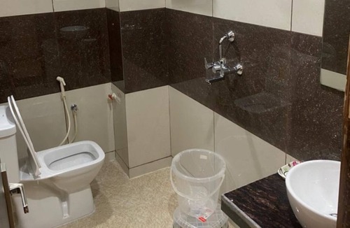 Etah Hotel | Priya Hotel