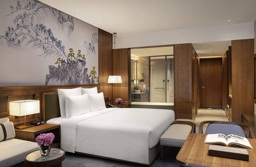 Fenghuanglu Hotel | Pullman Yuxi Falcon