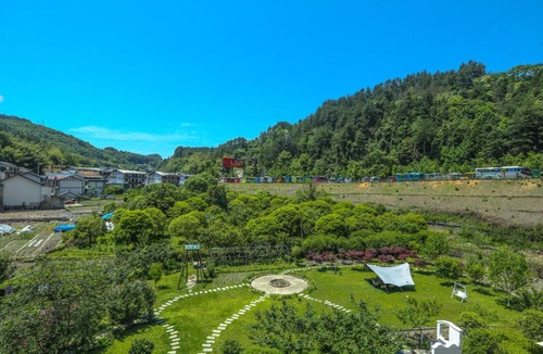 Chaqiyu Hotel | Pure House-Free shuttle Service to South Gate of the Forest Park,Attraction Tickets Serivce in advance, Mount View, Nature village and Tranguility