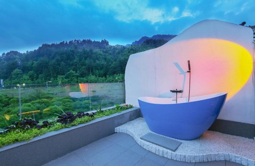 Chaqiyu Hotel | Pure House-Free shuttle Service to South Gate of the Forest Park,Attraction Tickets Serivce in advance, Mount View, Nature village and Tranguility