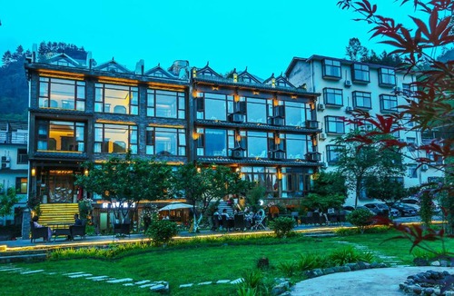 Chaqiyu Hotel | Pure House-Free shuttle Service to South Gate of the Forest Park,Attraction Tickets Serivce in advance, Mount View, Nature village and Tranguility