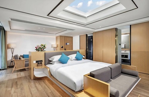 Yangshuo Hotel | Puyua Sky Pool Panoramic Resort