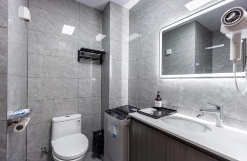 Yongding Hotel | Qimiju Hotel Zhangjiajie Dayong Ancient City BranchCentral Business District , close to Tianmen Cableway , Spacious Room With Projector and Washing Machine , 24h Butler Service , Attraction Tickets Service