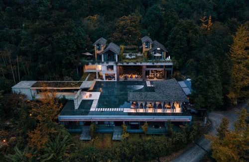 Dujiangyan Hotel | Qing XIA Shan Ju Resort Hotel