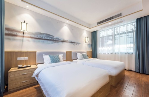 Dujiangyan Hotel | Qingcheng Courtyard Hot Spring Hotel