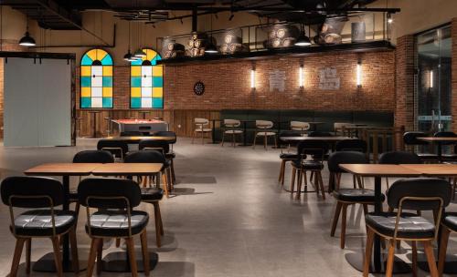 Shinan District Hostel | Qingdao Desti Youth Hostel-24H Reception&English Service& Cafe& Bar& Luggage Storage& Large Public Area