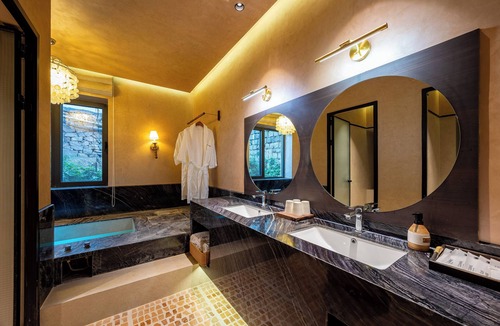 Diaolongzui Hotel | Qingdao Innland sea-view designer