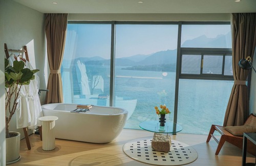 Laoshan Bed & Breakfast | Qingdao Momer Cliff Ocean View Villas
