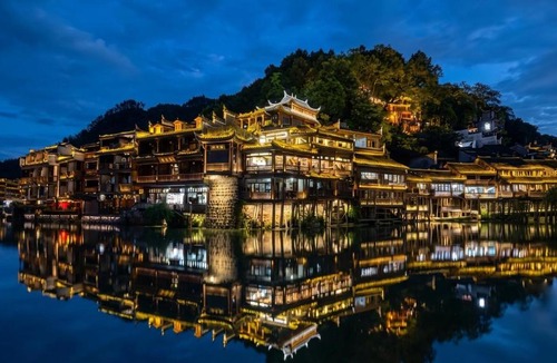 Fenghuang Hotel | QingXi Hotel
