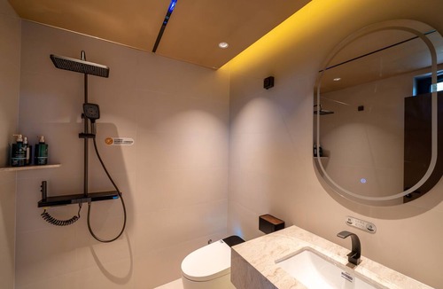 Mingsha Mountain and Crescent Spring Hotel | Qinxiang Pavilion Hotel