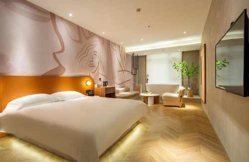 Zhonglou Shangquan Hotel | QiYu Hotel - Xian Bell Tower
