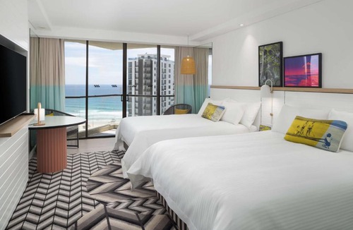 Surfers Paradise Hotel | QT Gold Coast