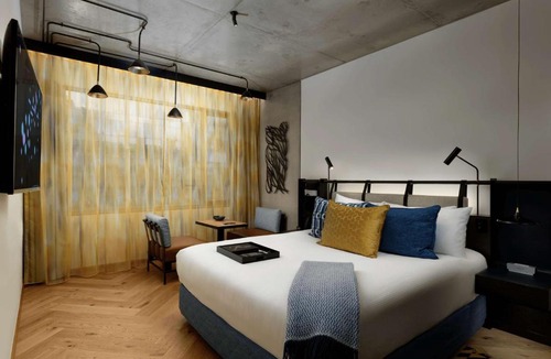 Melbourne Central Business District Hotel | QT Melbourne