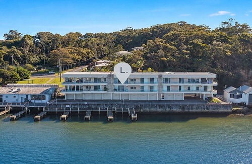 Nambucca Heads Apartment | Quayside -Bring the boat, tie it up at your own private jetty.