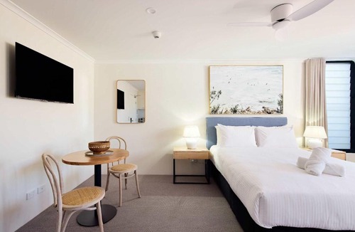 Manly Apartment | Queen Studios at Manly - 3min walk to Corso & Manly Beach