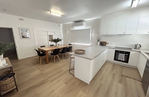 Moonta Bay House | Queens Corner - Coastal Getaway in Moonta Bay