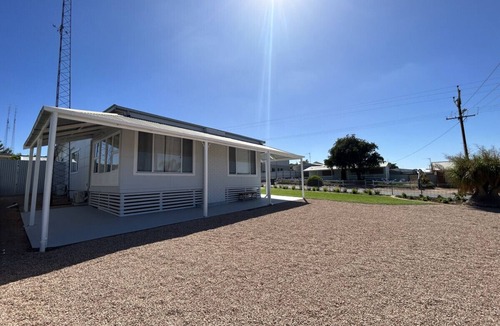 Moonta Bay House | Queens Corner - Coastal Getaway in Moonta Bay