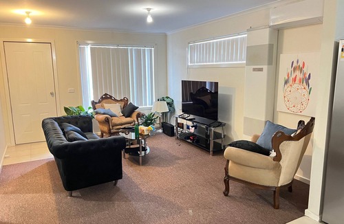 Melton South House | Quiet Abode with convenience. 3 Large bedrooms, whole house.
