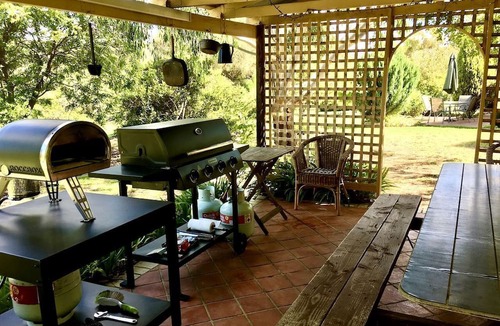 Wooragee Cottage | Quiet Comforts: Ideal Cottage for a Peaceful Country Getaway in Beechworth, Victoria