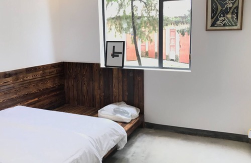 Cangshan Apartment | Quite Street|19th Centural Buildings|Independent Yard with 2 bedrooms