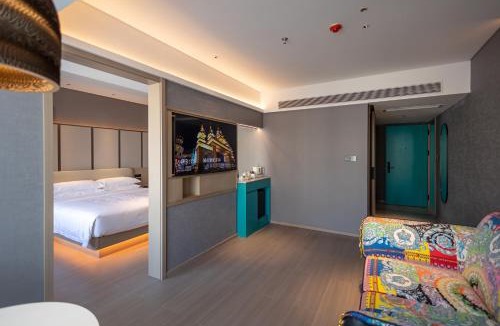 Jinghong Hotel | R Rongye Hotel - Gaozhuang Xishuangjing Starlight Night Market Branch