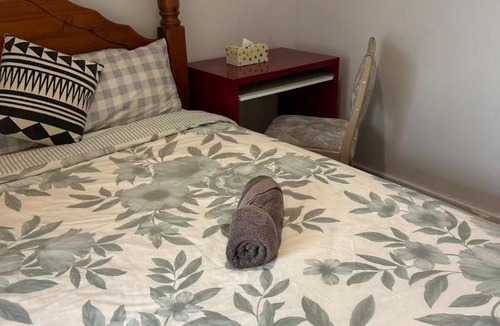 Maddington House | R1 Bright Spacious Room near Perth Airport