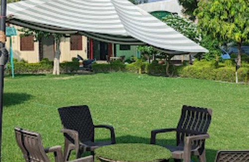 Vrindavan Hotel | Radha Krishna dham beside iskon gowsala,Vrindavan