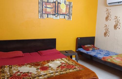 Mathura House | RADHA MADHAV GUEST HOUSE