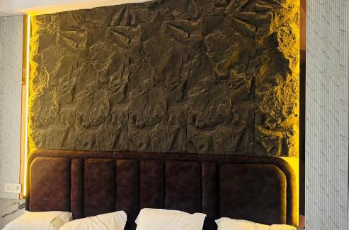 Mathura Hotel | Radha Madhavam Luxurious Boutique Stay