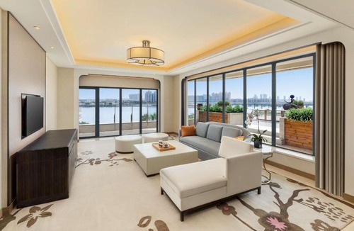 Caidian District Hotel | Radisson Blu Hotel Wuhan ETD Zone