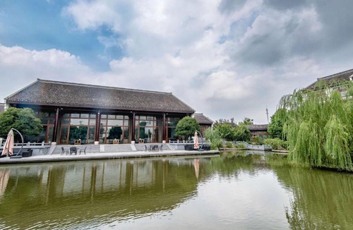 Xinwu District Hotel | Radisson Blu Resort Wetland Park