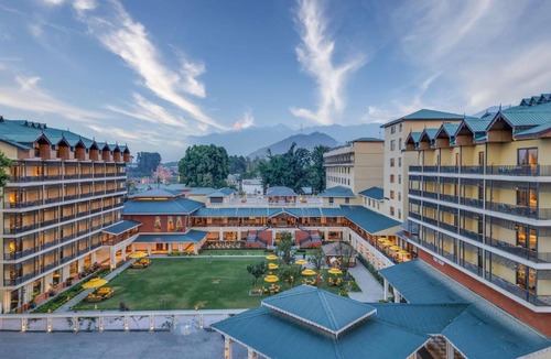 Srinagar Hotel | Radisson Collection Hotel & Spa, Riverfront Srinagar