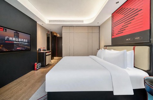 Panyu Hotel | Radisson Red Guangzhou South Railway Station