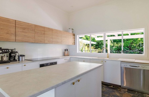 Trinity Beach House | Rainforest meets the Sea! Overlooks Pacific Ocean