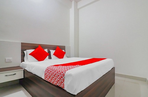 Mathura Hotel | Rajlakshmi Guest House - AC Room with attached bathroom, Free Wifi